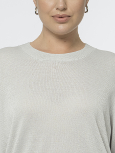 Вязаный джемпер из деликатной пряжи