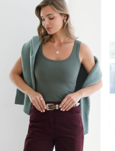 Топ из трикотажа в широкий рубчик