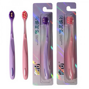 Ультрамягкая щетка для чувствительных зубов KISS CLEAN