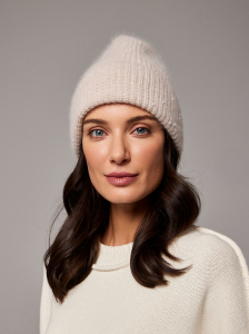 Шапка двойная с пухом енота PR 25002