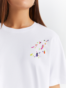 Футболка с вышивкой