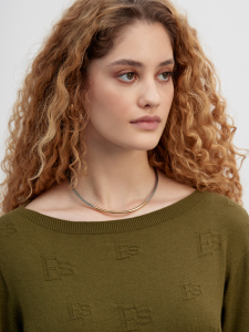 Мягкий джемпер с вырезом лодочкой