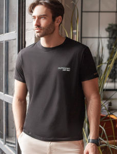 Футболка из премиального хлопка с авторским принтом