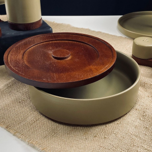 235-135 Салатник 23х7,5см с крышкой/подставкой TROPICAL в под.уп.(х8)Фарфор