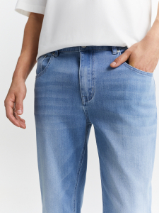 Джинсы из эластичного хлопка