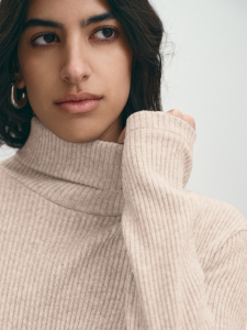 Водолазка из вискозного трикотажа