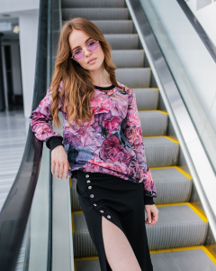 Свитшот с однотонными манжетами SWP180 *