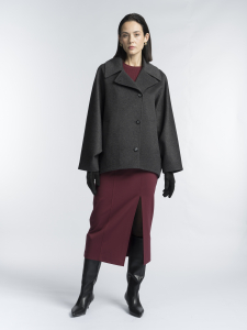 Короткое демисезонное пальто из 100% шерсти