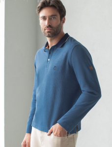 Лонгслив из фактурного трикотажа с плетеным воротником поло с застежкой на пуговицы