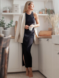 Платье из трикотажа в широкий рубчик