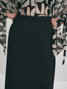 Юбка А-силуэта с атласным блеском