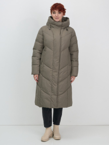 Пальто зимнее утепленное с капюшоном женское светло-коричневого цвета 7628SK