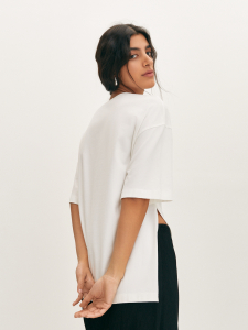 Футболка асимметричного кроя