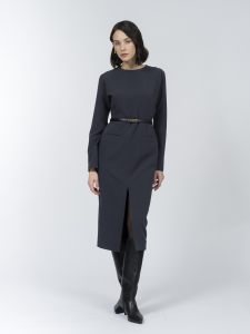 Силуэтное платье из эластичной костюмной ткани