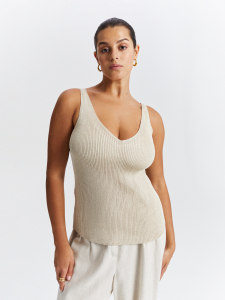 Топ вязаный с V-вырезом