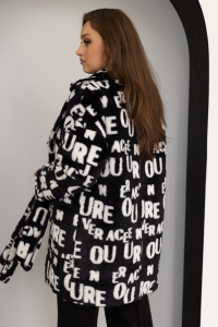 Шубка утеплённая 23700 (черно-белый/буквы)