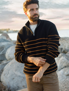 Свитер фактурной крупной вязки с металлической молнией