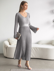 Платье из вискозы тонкой вязки с мягким люрексом