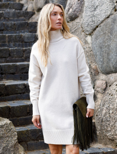 Платье из пряжи с кашемиром