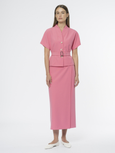 Прямая юбка в ярком цвете