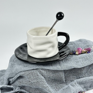 164-033 Чашка 210мл с блюдцем и ложкой в под.уп.(х24)Фарфор