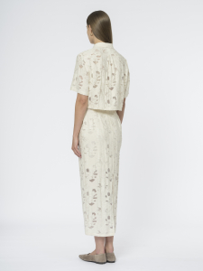 Укороченная блуза с прозрачными фрагментами