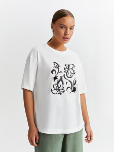 Футболка с цветочным принтом
