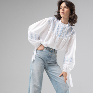 Рубашка с вышивкой, Лучше других (первый снег)