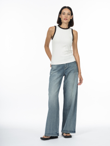 Широкие джинсы средней посадки