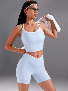 Спортивные шорты