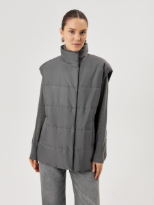 Стеганый жилет из плащевой ткани