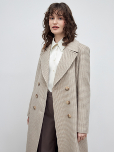 Пальто с мембраной и утеплённой спинкой