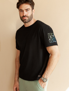 Свободная футболка  с авторским принтом