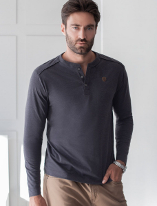 Тонкий лонгслив с круглым воротом на пуговицах из премиального хлопка с эластаном