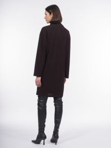 Короткое трикотажное платье с длинным рукавом