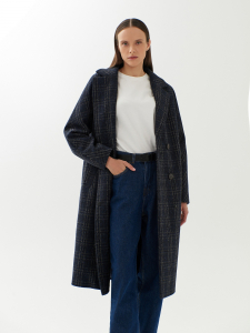 Пальто с мембраной и утеплённой спинкой