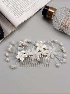 Гребень для волос QF «Эмилия», цветы шарики, 13?7 см, белый