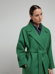 Двубортное укороченное пальто прямого силуэта