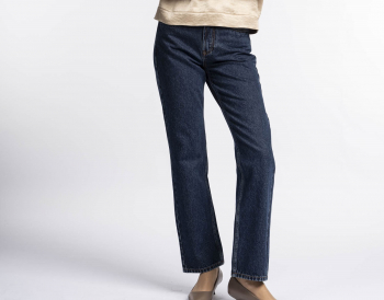 Прямые джинсы