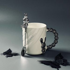 315-073 Кружка 430мл с ложкой в под.уп.(х36)Фарфор