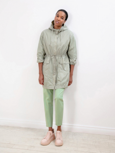 Ветровка женская