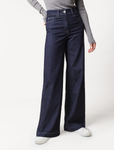 Джинсы-трубы из эластичного денима