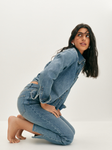 Джинсовая рубашка