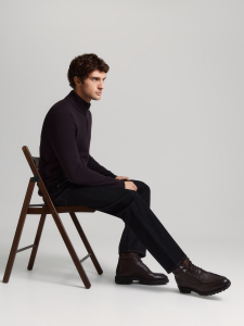 Джинсы из сырого денима