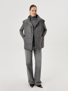 Стеганый жилет из плащевой ткани