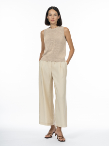 Вязаный топ из ленточной пряжи