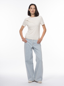 Широкие джинсы