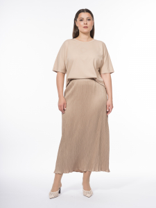 Трикотажная блуза с вышивкой и цельнокроеным рукавом