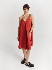 Платье льняное на бретелях