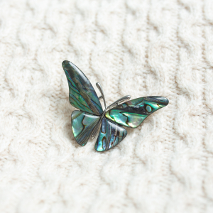 Брошь Vanessa atalanta